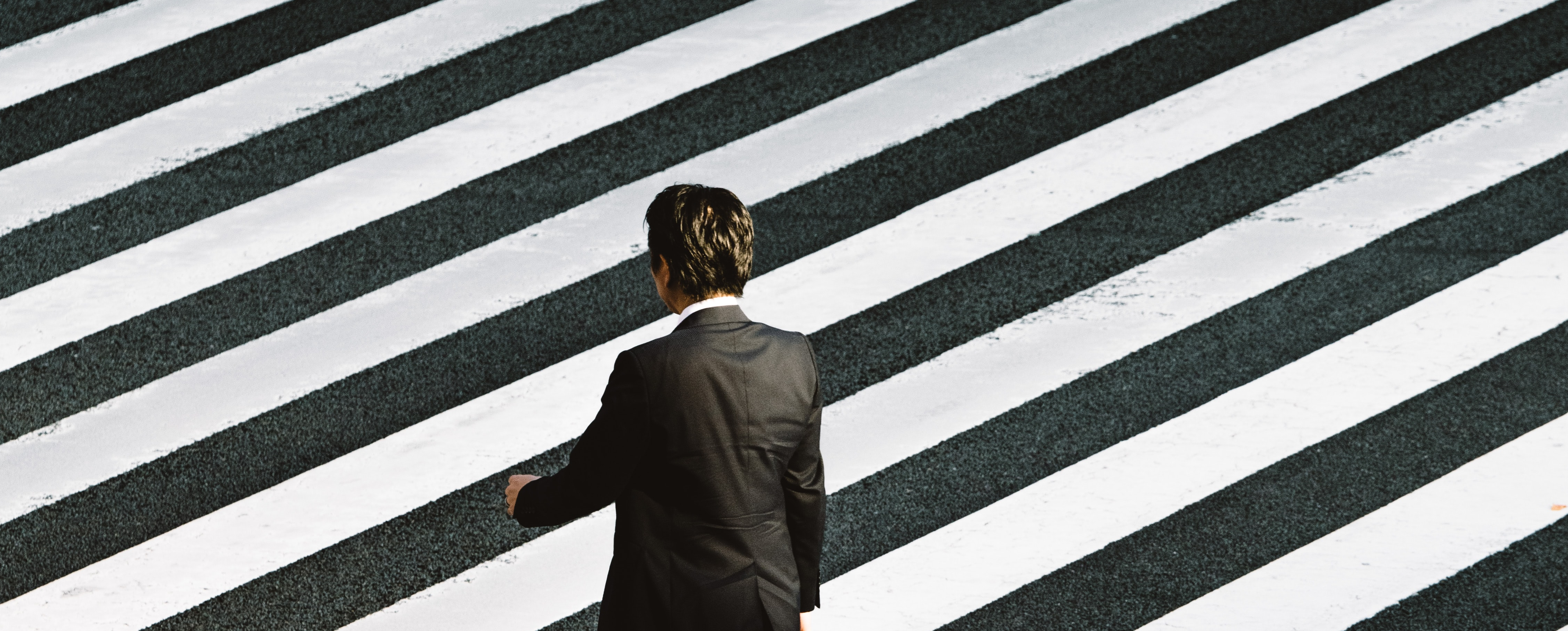 Quintet Street Lines Header